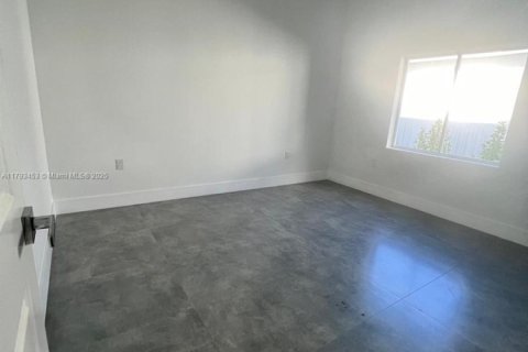 House in Fort Lauderdale, Florida 4 bedrooms № 1661130 - photo 12