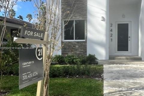 House in Fort Lauderdale, Florida 4 bedrooms № 1661130 - photo 1