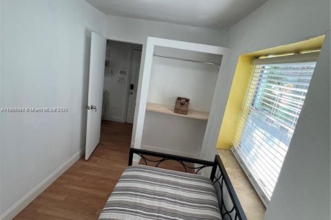 Villa ou maison à louer à Miami, Floride: 2 chambres, 55.74 m2 № 1941766 - photo 5