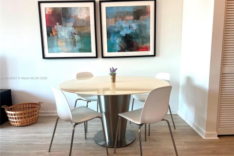 Condominio en alquiler en Miami, Florida, 1 dormitorio, 47.01 m2 № 1971085 - foto 11
