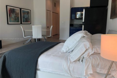 Condominio en alquiler en Miami, Florida, 1 dormitorio, 47.01 m2 № 1971085 - foto 8
