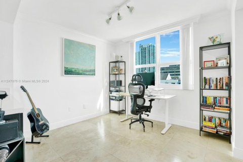 Condo in Miami, Florida, 3 bedrooms  № 1706765 - photo 8
