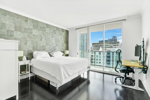 Condo in Miami, Florida, 3 bedrooms  № 1706765 - photo 17