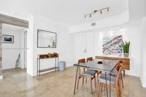Condo in Miami, Florida, 3 bedrooms  № 1706765 - photo 4