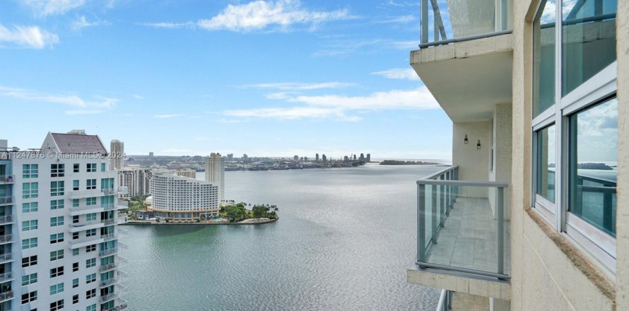 Condo in Miami, Florida, 3 bedrooms  № 1706765