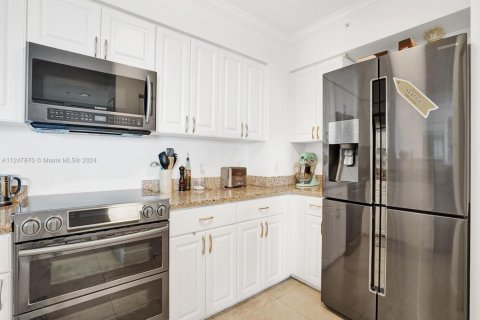 Condo in Miami, Florida, 3 bedrooms  № 1706765 - photo 13