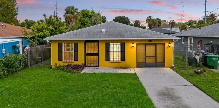 Villa ou maison à Tampa, Floride 3 chambres, 117.8 m2 № 2347829