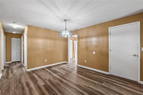 Villa ou maison à vendre à Tampa, Floride: 3 chambres, 117.8 m2 № 2347829 - photo 7