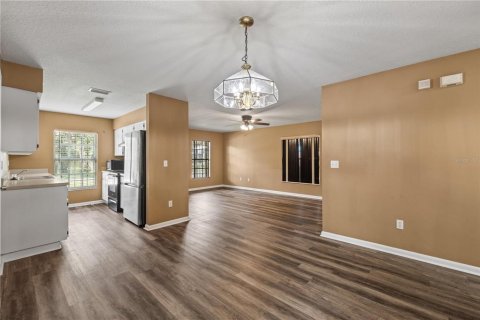 Villa ou maison à vendre à Tampa, Floride: 3 chambres, 117.8 m2 № 2347829 - photo 8