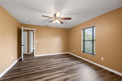 Villa ou maison à vendre à Tampa, Floride: 3 chambres, 117.8 m2 № 2347829 - photo 23
