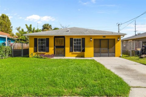 Villa ou maison à vendre à Tampa, Floride: 3 chambres, 117.8 m2 № 2347829 - photo 3