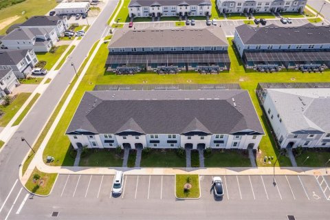 Villa ou maison à vendre à Clermont, Floride: 5 chambres, 211.91 m2 № 2312912 - photo 2