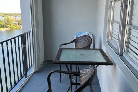 Снять в аренду кондоминиум в Холливуд, Флорида 1 спальня, 80.27м2, № 1936894 - фото 19