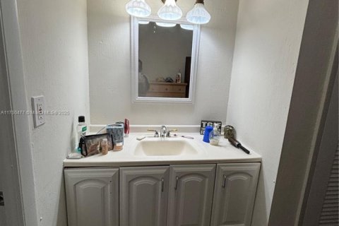 Снять в аренду кондоминиум в Холливуд, Флорида 1 спальня, 80.27м2, № 1936894 - фото 16