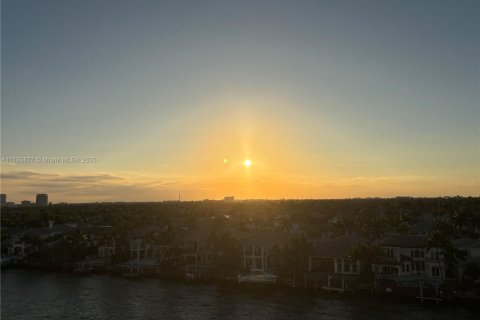 Снять в аренду кондоминиум в Холливуд, Флорида 1 спальня, 80.27м2, № 1936894 - фото 21