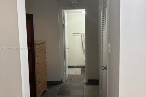 Снять в аренду кондоминиум в Холливуд, Флорида 1 спальня, 80.27м2, № 1936894 - фото 14