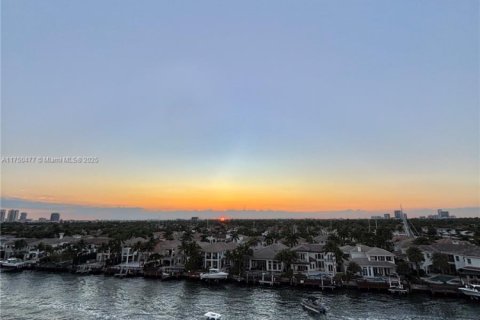 Снять в аренду кондоминиум в Холливуд, Флорида 1 спальня, 80.27м2, № 1936894 - фото 24