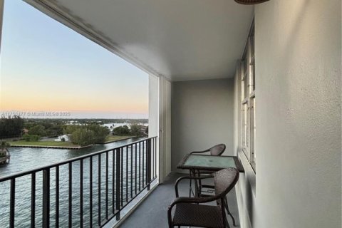 Снять в аренду кондоминиум в Холливуд, Флорида 1 спальня, 80.27м2, № 1936894 - фото 20