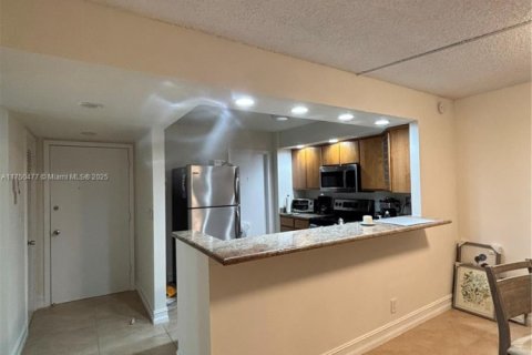 Снять в аренду кондоминиум в Холливуд, Флорида 1 спальня, 80.27м2, № 1936894 - фото 7