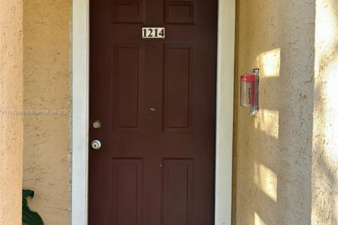 Condo in Miami, Florida, 2 bedrooms  № 1953998 - photo 7