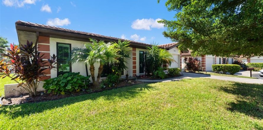 Casa en Bradenton, Florida 2 dormitorios, 121.89 m2 № 2416806