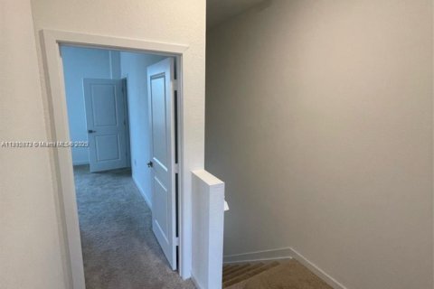 House in Florida City, Florida 2 bedrooms, 112.23 sq.m. № 1766872 - photo 11