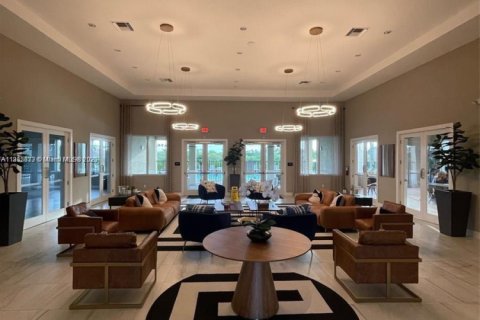 House in Florida City, Florida 2 bedrooms, 112.23 sq.m. № 1766872 - photo 13