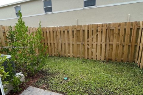House in Florida City, Florida 2 bedrooms, 112.23 sq.m. № 1766872 - photo 12