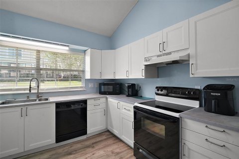 Купить кондоминиум в Саммерфилд, Флорида 4 комнаты, 102.1м2, № 1578161 - фото 17