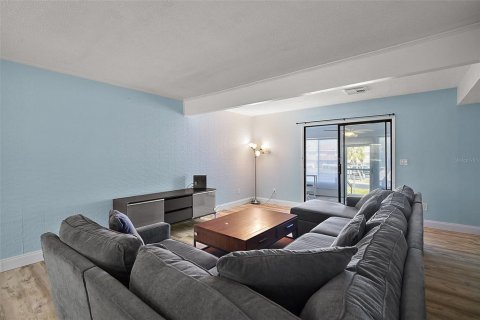 Купить кондоминиум в Саммерфилд, Флорида 4 комнаты, 102.1м2, № 1578161 - фото 13