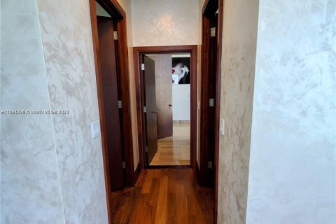 Condo in Sunny Isles Beach, Florida, 3 bedrooms  № 1957301 - photo 23