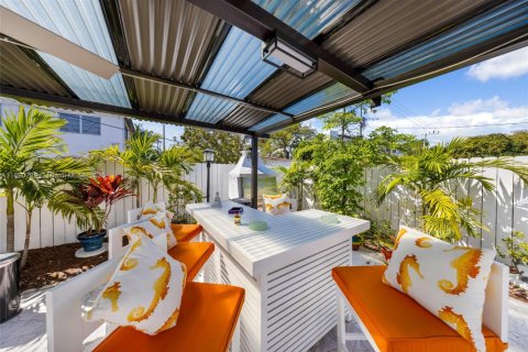 House in North Miami Beach, Florida 3 bedrooms, 131.55 sq.m. № 2014877 - photo 24