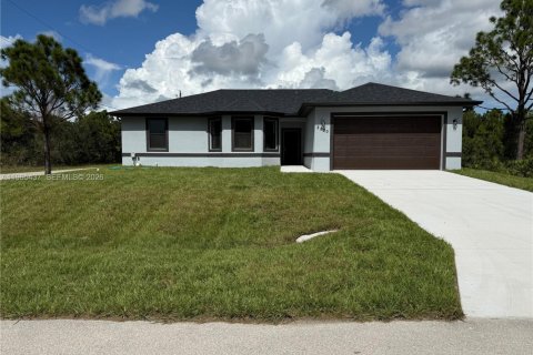 Villa ou maison à Lehigh Acres, Floride 3 chambres № 2028194