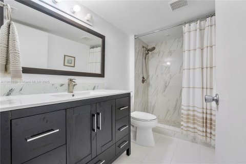 Copropriété à vendre à Pembroke Pines, Floride: 2 chambres, 112.13 m2 № 1953052 - photo 11