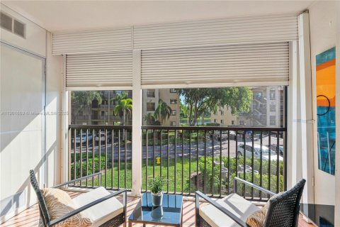 Copropriété à vendre à Pembroke Pines, Floride: 2 chambres, 112.13 m2 № 1953052 - photo 13
