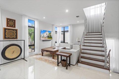 House in Doral, Florida 4 bedrooms, 264.21 sq.m. № 1875431 - photo 4