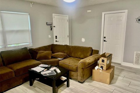Casa en venta en Sanford, Florida, 3 dormitorios № 2025860 - foto 10