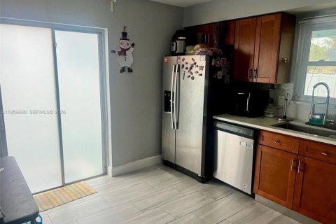 Casa en venta en Sanford, Florida, 3 dormitorios № 2025860 - foto 6