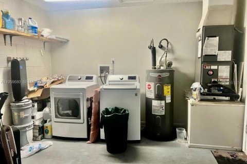 Casa en venta en Sanford, Florida, 3 dormitorios № 2025860 - foto 13