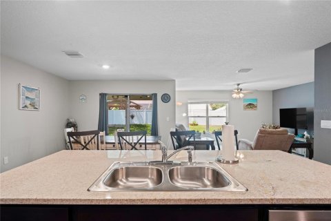 House in Spring Hill, Florida 4 bedrooms, 169.83 sq.m. № 1757558 - photo 12