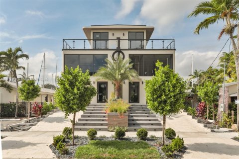 House in Fort Lauderdale, Florida 4 bedrooms, 315.4 sq.m. № 2013702