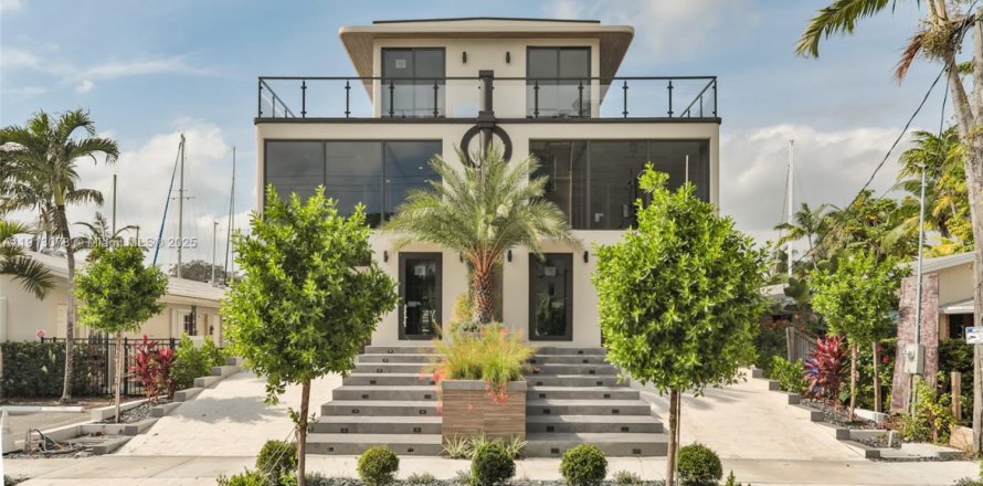 House in Fort Lauderdale, Florida 4 bedrooms, 315.4 sq.m. № 2013702