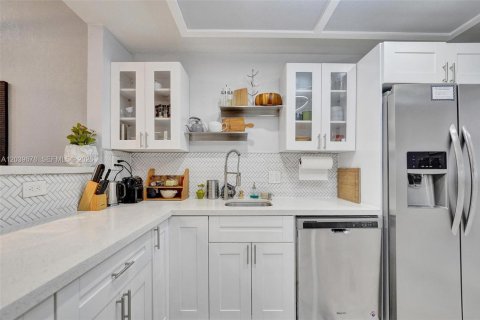 Villa ou maison à vendre à Dania Beach, Floride: 3 chambres, 116.69 m2 № 2089568 - photo 23