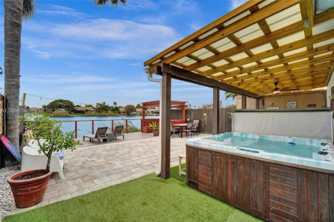 Villa ou maison à vendre à Dania Beach, Floride: 3 chambres, 116.69 m2 № 2089568 - photo 7