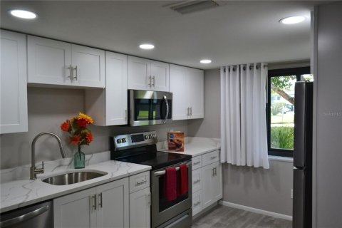 Copropriété à louer à Oldsmar, Floride: 2 chambres, 97.92 m2 № 2122124 - photo 3