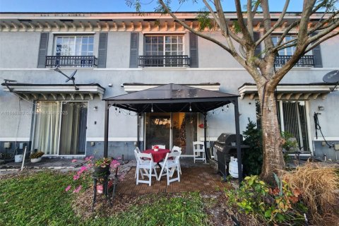 Townhouse in Lauderhill, Florida 2 bedrooms, 104.05 sq.m. № 1844211 - photo 2
