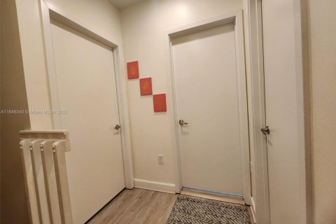 Townhouse in Lauderhill, Florida 2 bedrooms, 104.05 sq.m. № 1844211 - photo 13