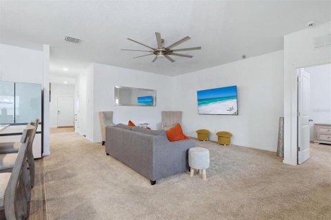 House in Ruskin, Florida 3 bedrooms, 163.88 sq.m. № 2208120 - photo 9