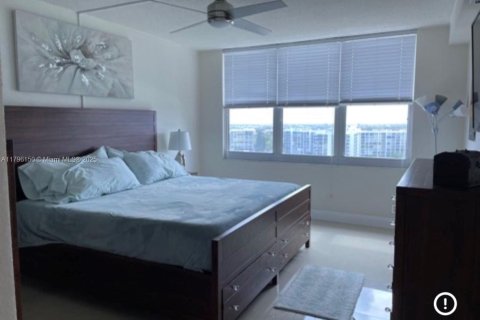 Купить кондоминиум в Холливуд, Флорида 1 спальня, 77.57м2, № 2038717 - фото 3