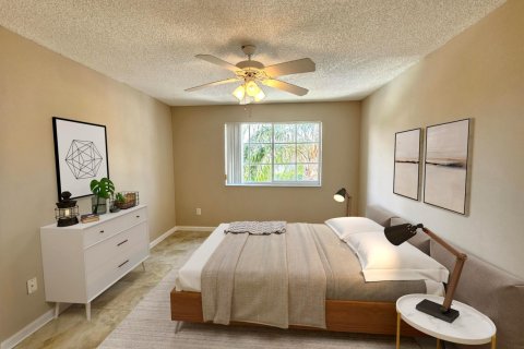 Condo in Hypoluxo, Florida, 2 bedrooms  № 2248332 - photo 9